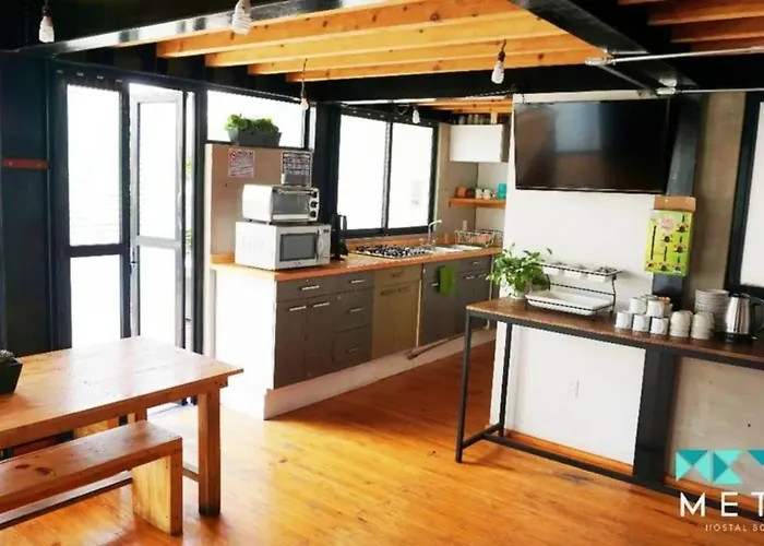 Metro Boutique Hostal