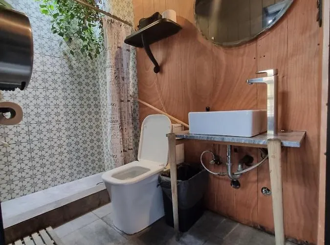 Metro Boutique Hostal