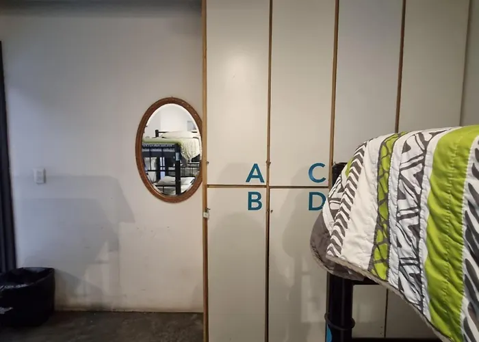Metro Boutique Hostal *